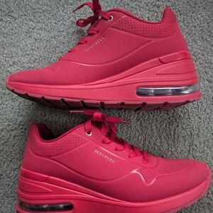 🥰🍓 Skechers Women's Red Athletic Shoes